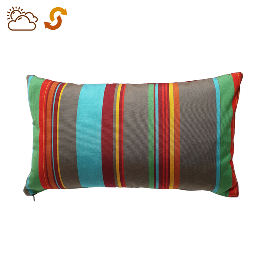 Face à rayures multicolore d'une housse de coussin d'extérieur dimensions 50x30 centimètres, fabriquée en France par l'atelier Larouquine, Bayonne, Pays basque