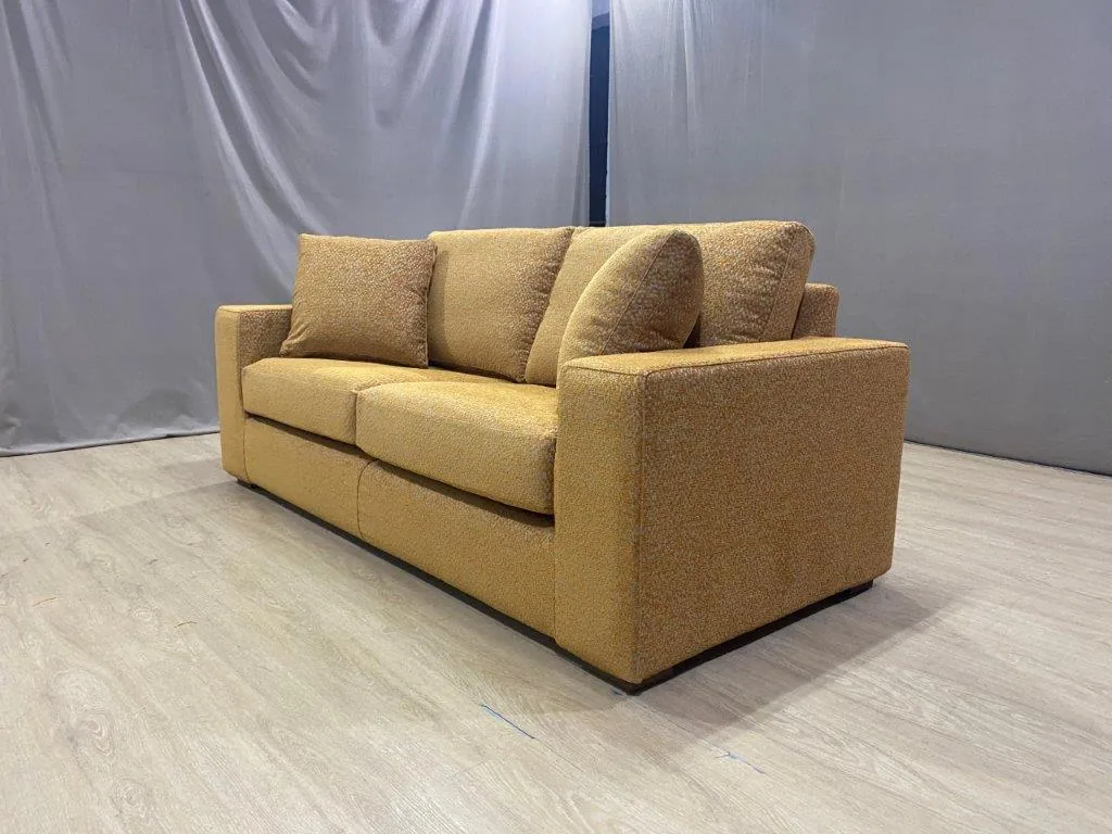 Fauteuil rénové à l’atelier Larouquine