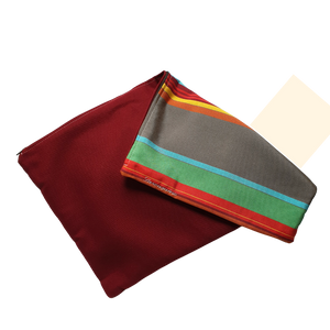 Ouvrir l&#39;image dans le diaporama, housse de coussin d&#39;extérieur double-face, dimensions 50x30 centimètres, fabriquée en France par l&#39;atelier Larouquine, Bayonne, Pays basque
